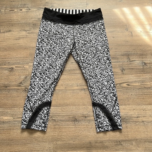 Lululemon Run Inspire Crop II Luxtreme Workout Yoga Leggings Activewear size 8 - Picture 2 of 9